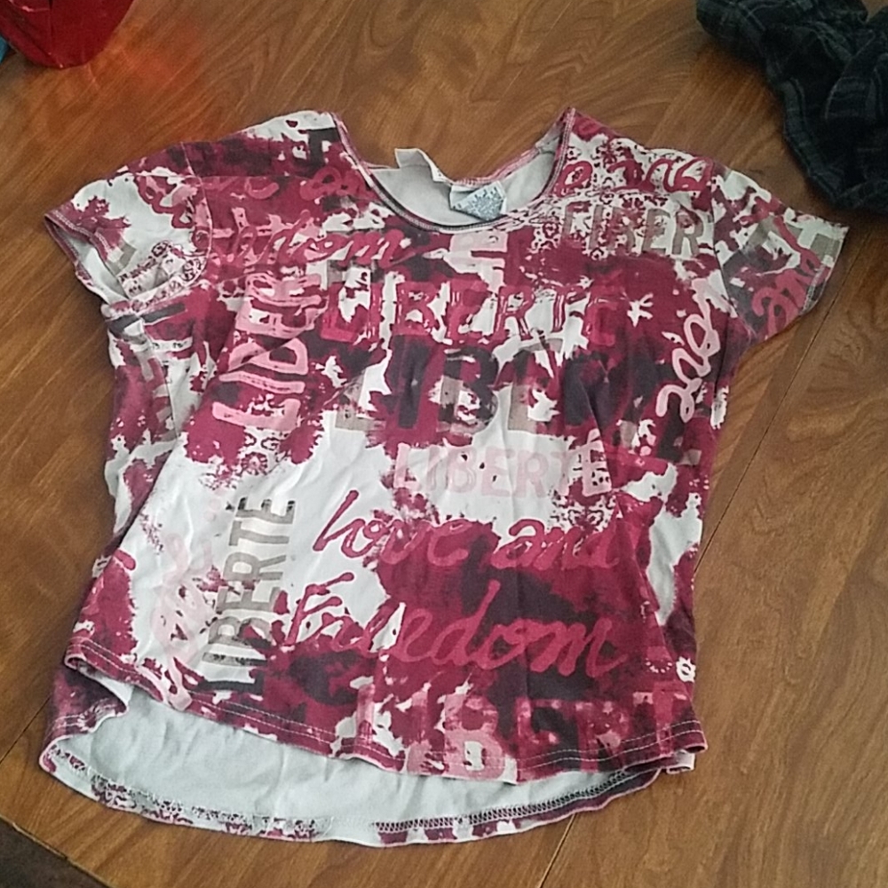 Graphic "liberty, freedom and love" tee
